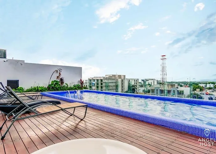 Condo With Amenities Sleeps 8 Roof Pool Gym
