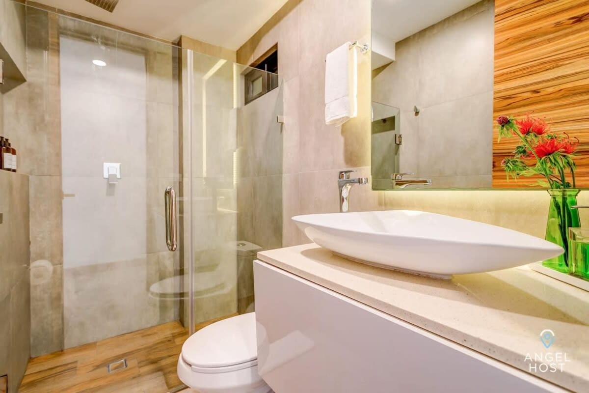 Сasa de vacaciones With Amenities Sleeps 8 Roof Pool Gym *